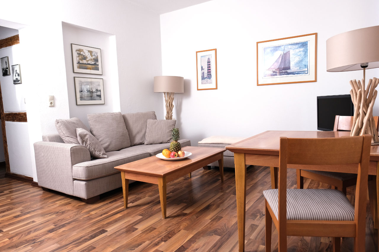 Apartment Kap Arkona — gemütliches Interieur mit Ostsee-Thema